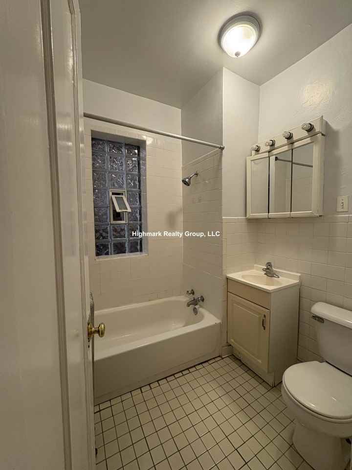 550 Elmwood Ave #A1 - Photo 7 of 13