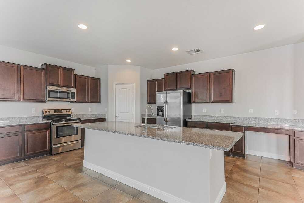 1946 N 55th Pl - Photo 7 of 17