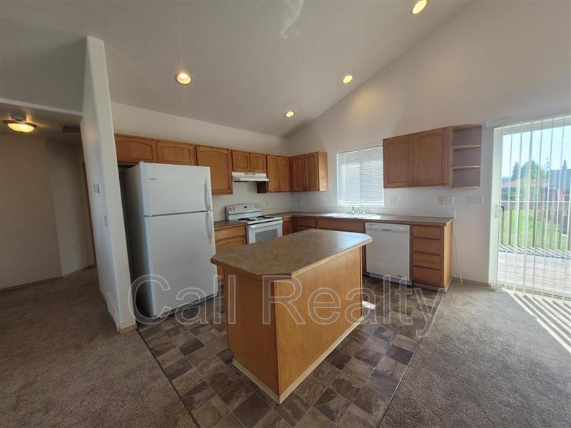 13626 E Riverside Ave - Photo 2 of 15