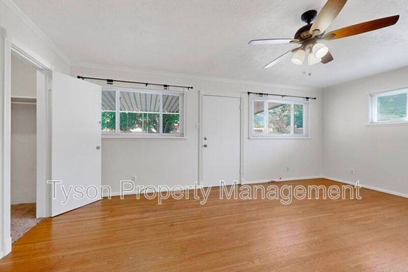 1028 Princeton Dr Ne - Photo 7 of 28