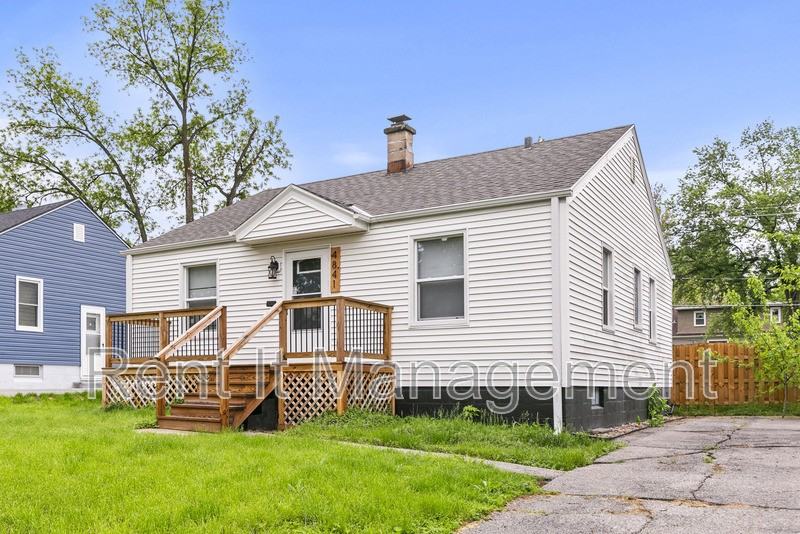 4841 Pierce St - Photo 2 of 24