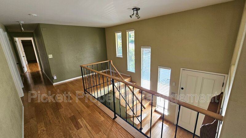 1058 Ne Sol Vei - Photo 6 of 40