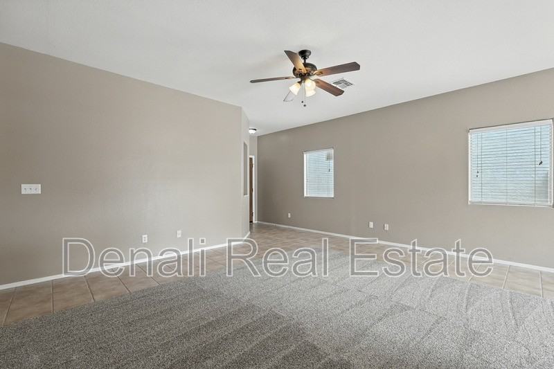 1921 East Desert Moon Trail - Photo 5 of 40