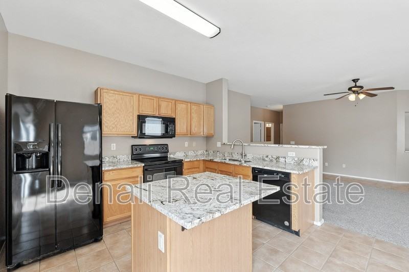 1921 East Desert Moon Trail - Photo 6 of 40