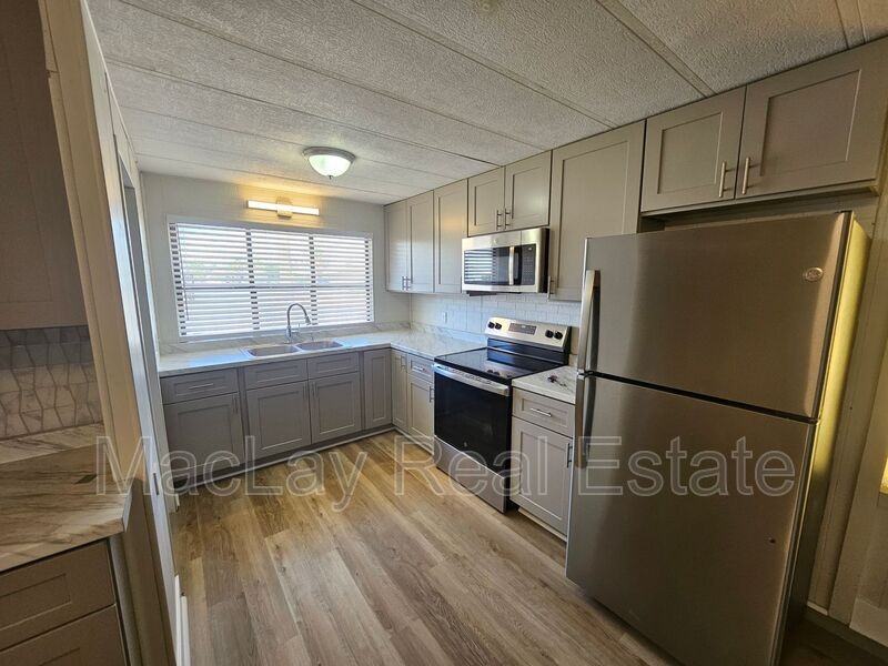 1113 W Corinthian Cir - Photo 5 of 21