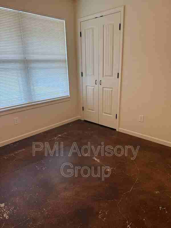 2702 Se Taurus Ct - Photo 3 of 10