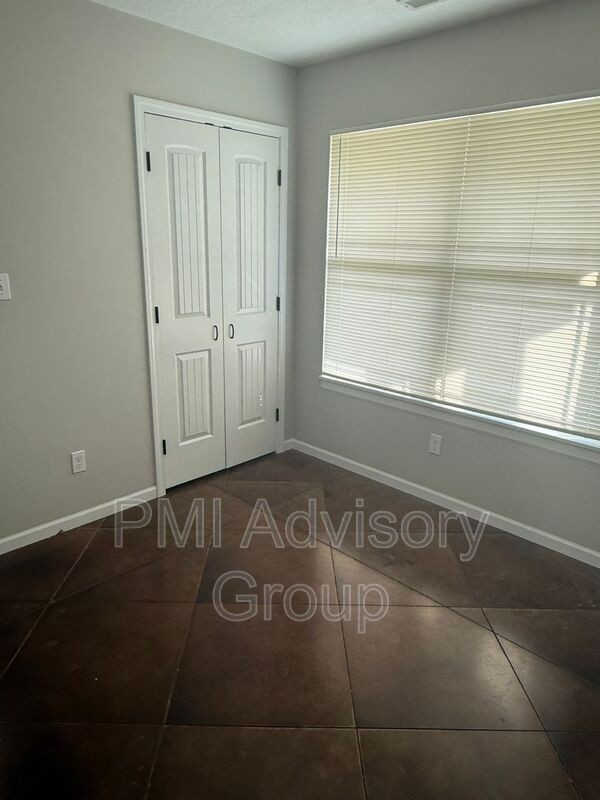 2721 Se Taurus Ct - Photo 3 of 10