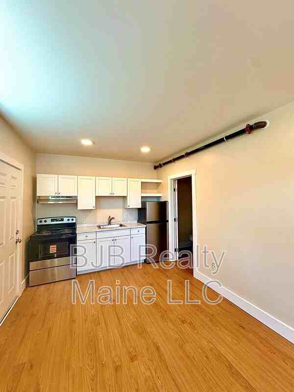 26 Revere St #1 - Photo 3 of 6