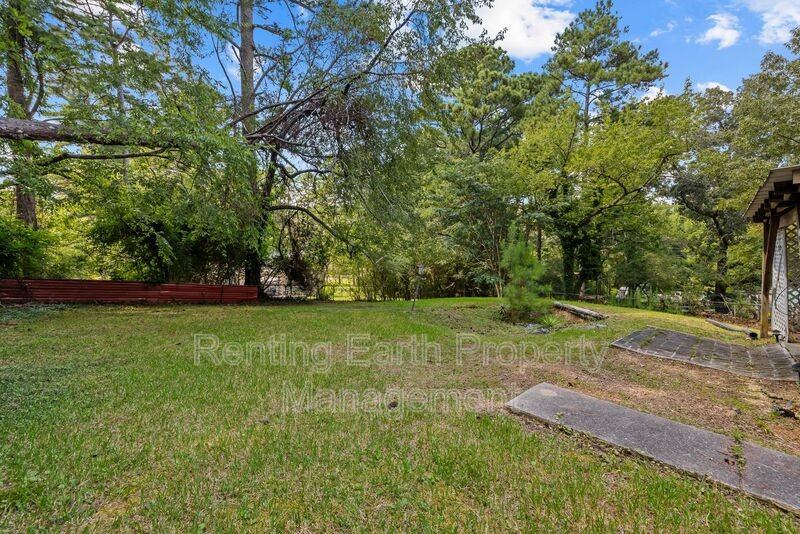 2432 Debbie Dr - Photo 6 of 20