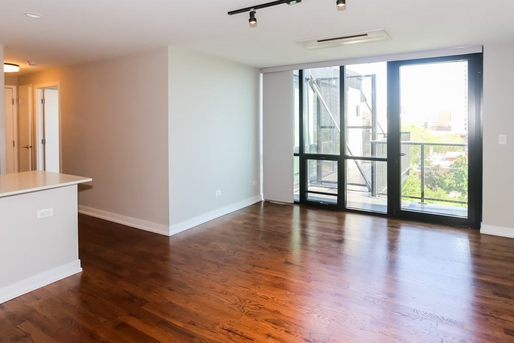 5910 N Sheridan Rd #503 - Photo 5 of 18