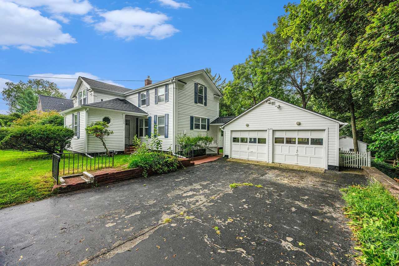 1535 Evanston Ave - Photo 2 of 20