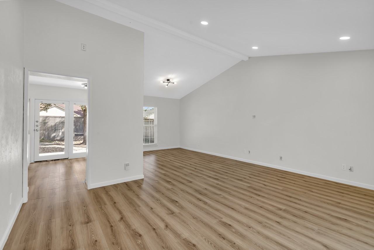 1311 Timberbend Trl - Photo 3 of 25