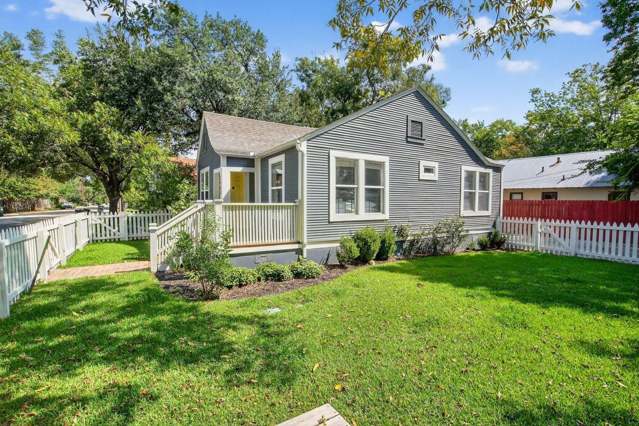 1407 S Myrtle St - Photo 3 of 16