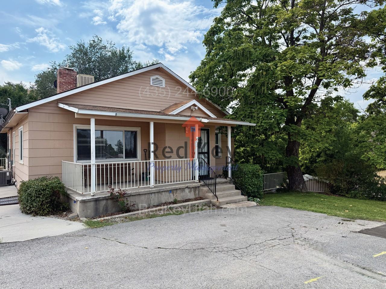 695 S Main St - Photo 5 of 19