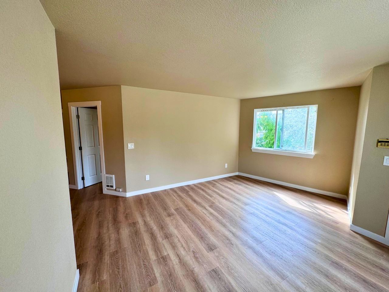 3011 S 224th St #C - Photo 3 of 19