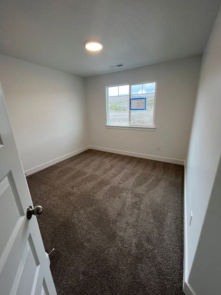 2867 N Blue Dawn Ln - Photo 3 of 38