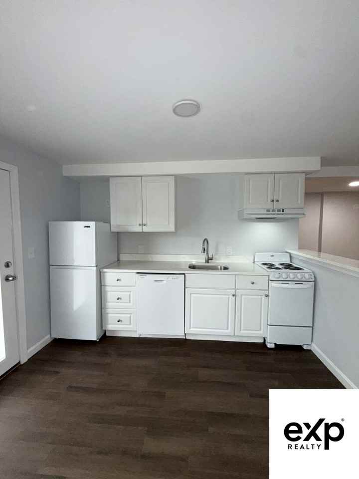 9 Avon Pl #1 - Photo 2 of 12