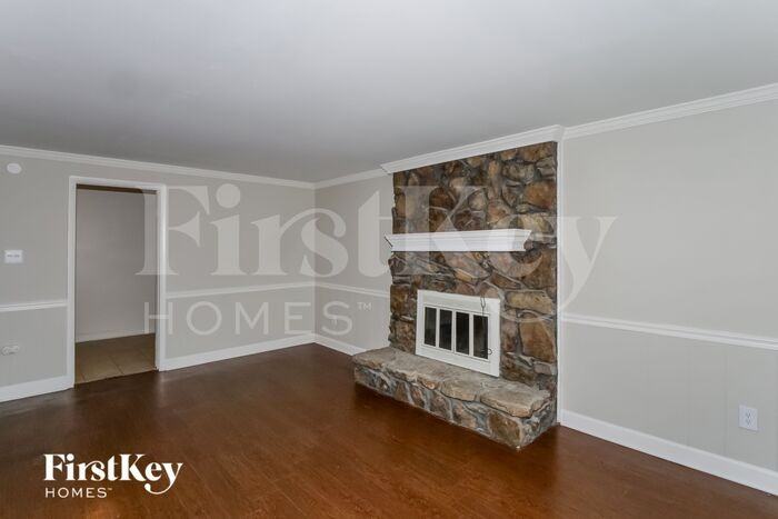7076 Autumnhill Ln - Photo 3 of 16