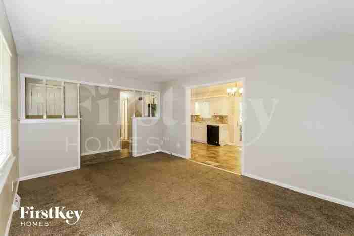 112 Se Westminister Rd - Photo 2 of 16