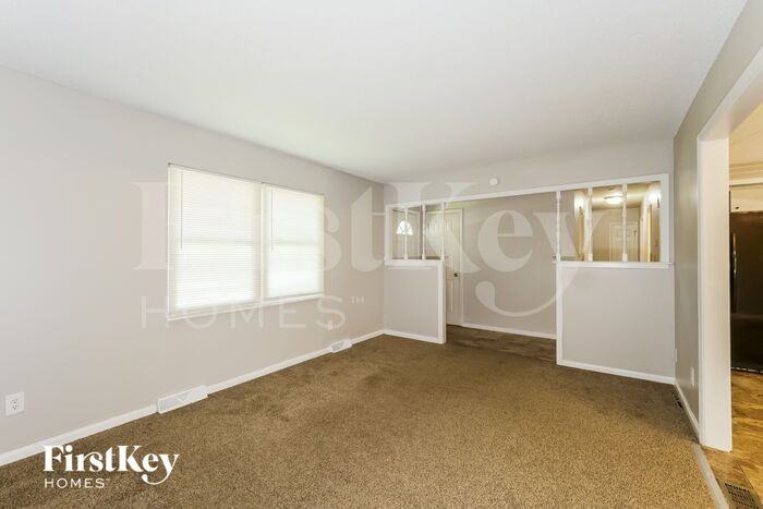 112 Se Westminister Rd - Photo 3 of 16