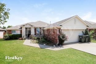 529 Lone Oak Dr - Photo 1 of 1