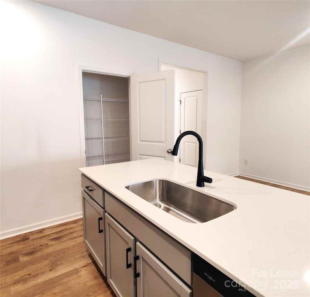 2110 Edison Street - Photo 6 of 33