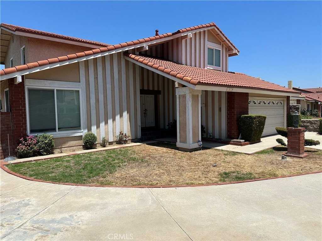 1219 Glenclaire Dr - Photo 2 of 23