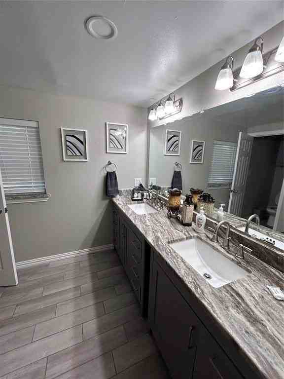 506 N Charles St - Photo 4 of 15