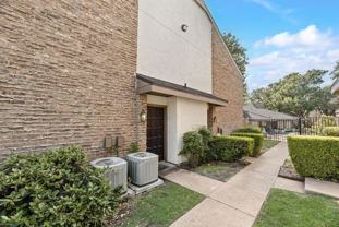 333 Melrose Dr #3B - Photo 1 of 1