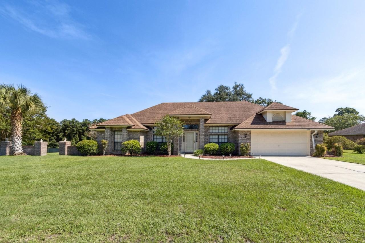 1030 Bertha St - Photo 2 of 15