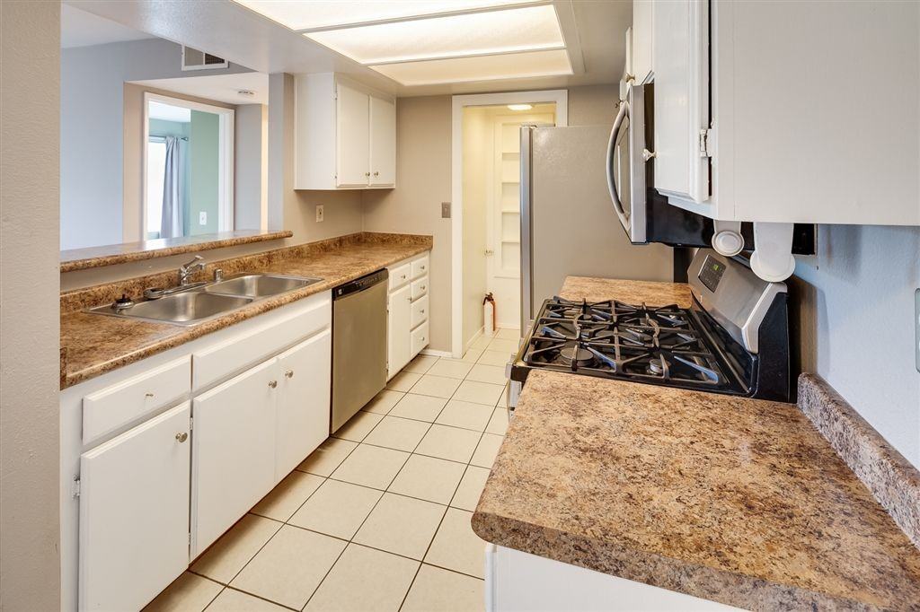 9439 Fairgrove Lane - Photo 4 of 13