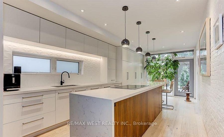 185 Logan Avenue - Photo 2 of 31