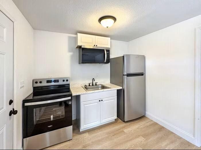 4605 N Hubert Ave ##A1