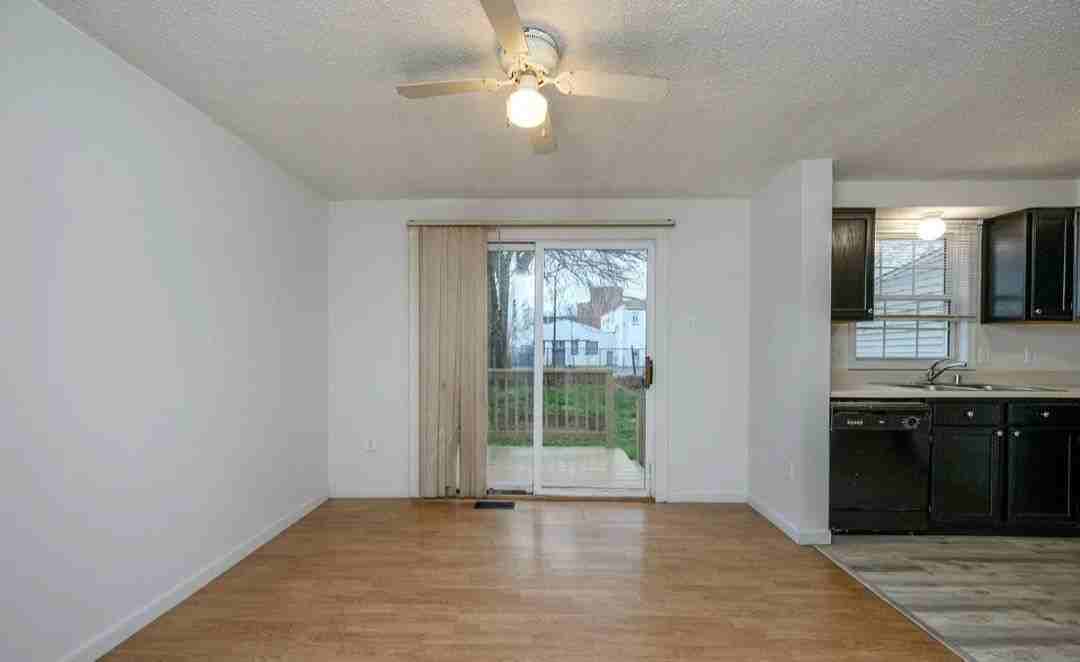 641 Lamberton St - Photo 3 of 7