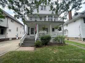 1424 Larchmont Ave Uppr - Photo 1 of 1