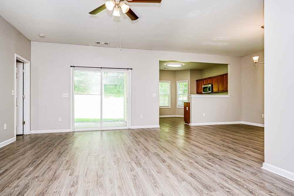 512 Anglewood Trce - Photo 3 of 16