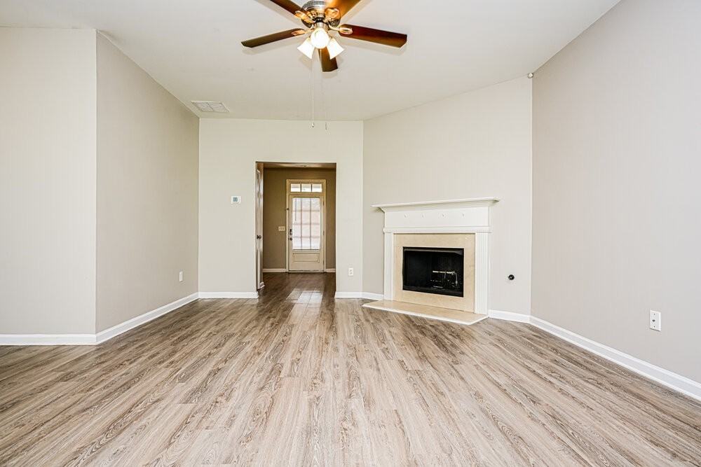 512 Anglewood Trce - Photo 4 of 16