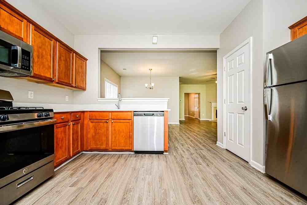 512 Anglewood Trce - Photo 6 of 16