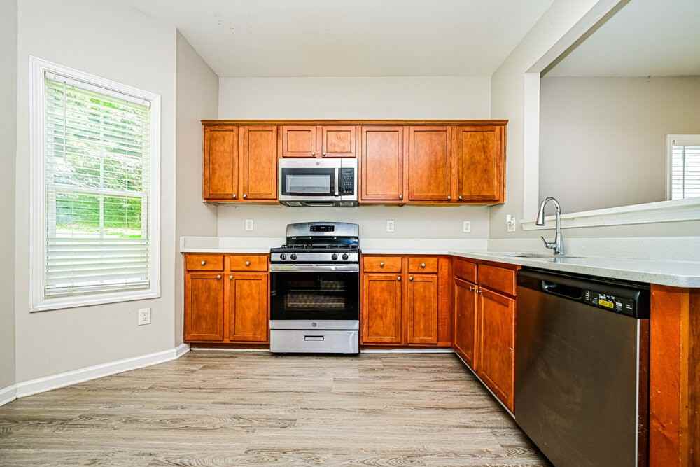 512 Anglewood Trce - Photo 7 of 16