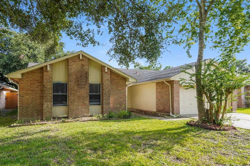 1711 Meadow Green Dr - Photo 3 of 16