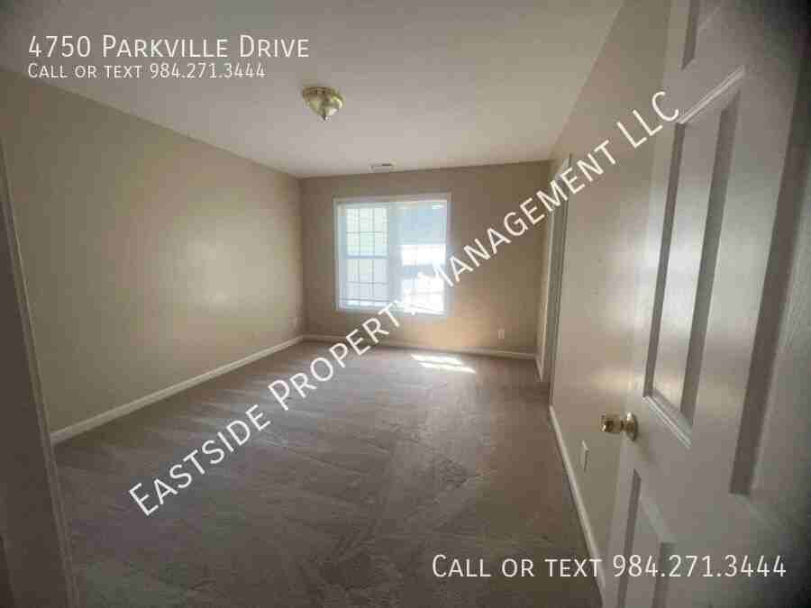 4750 Parkville Dr - Photo 5 of 13