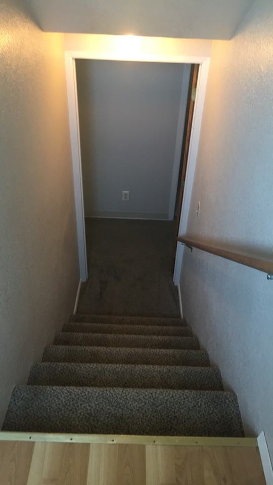 1039 Crist Dr - Photo 2 of 8