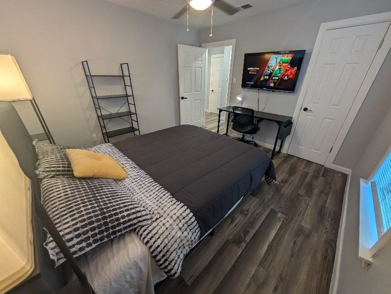 1404 Wood St - Photo 7 of 18