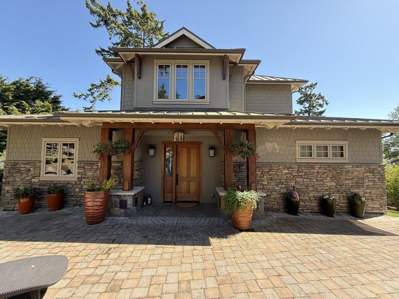 212 N Bay Ln - Photo 2 of 50