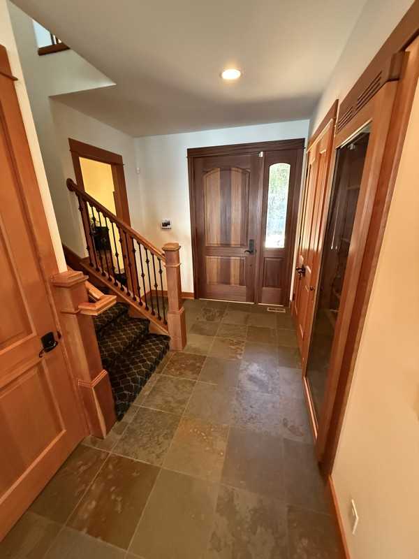 212 N Bay Ln - Photo 4 of 50