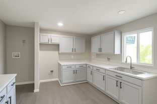 120 W Blacklidge Dr #B - Photo 1 of 1