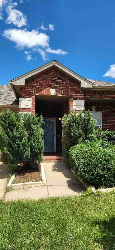 2233 Cavalry Dr - Photo 2 of 20