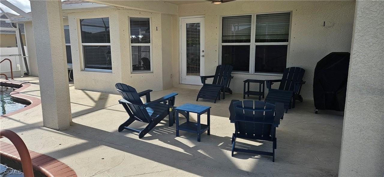 1923 Sw 26th St - Photo 2 of 49