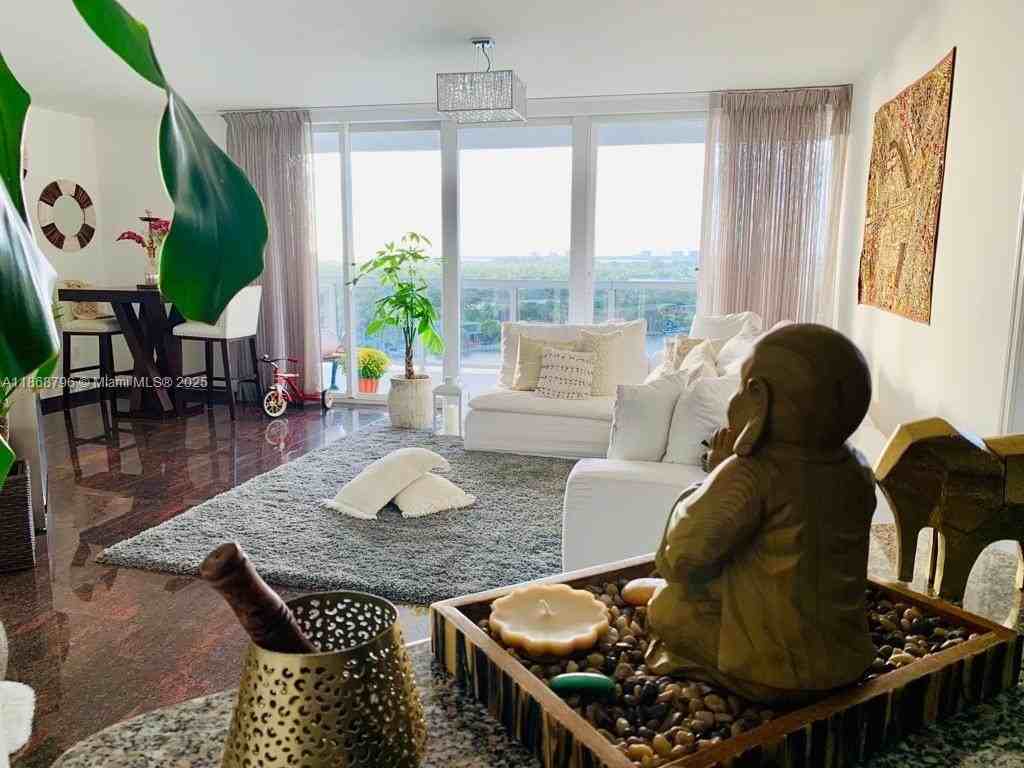 6301 Collins Ave #1606 - Photo 4 of 21