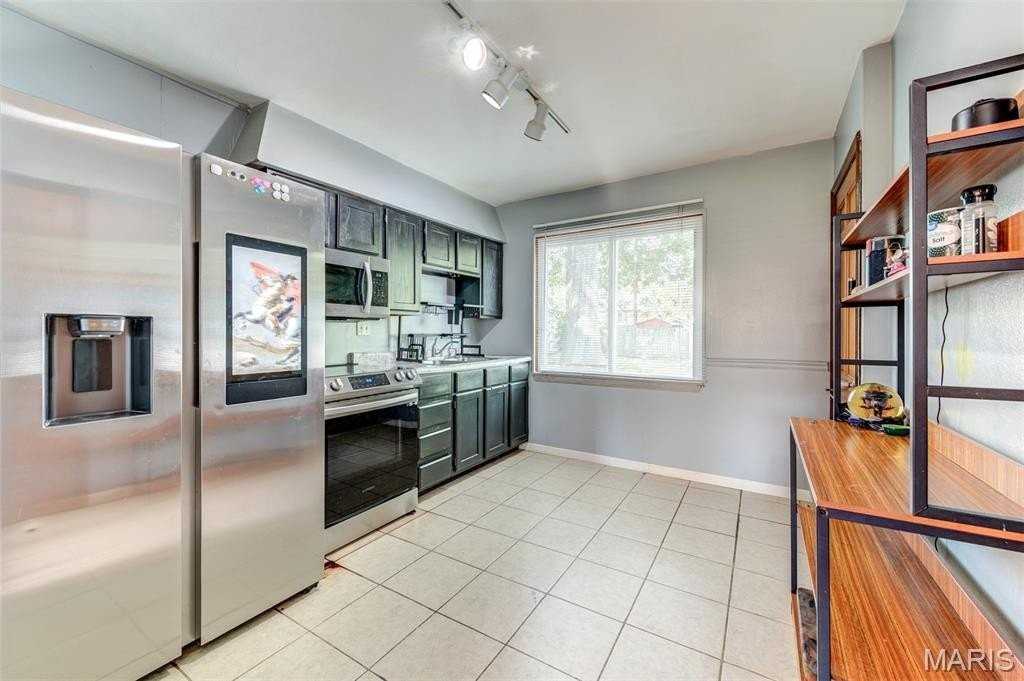 3456 Lindscott Ave - Photo 6 of 27